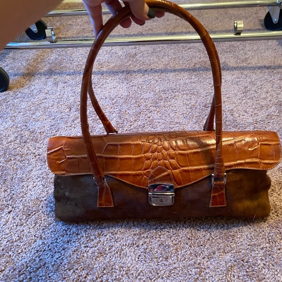 Vintage handbag in very good condition. - Picture 1 of 8